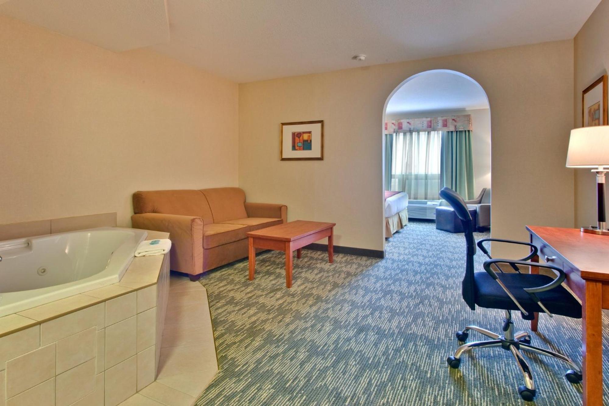 Holiday Inn Express Hotel & Suites-Edmonton South, An Ihg Hotel Esterno foto