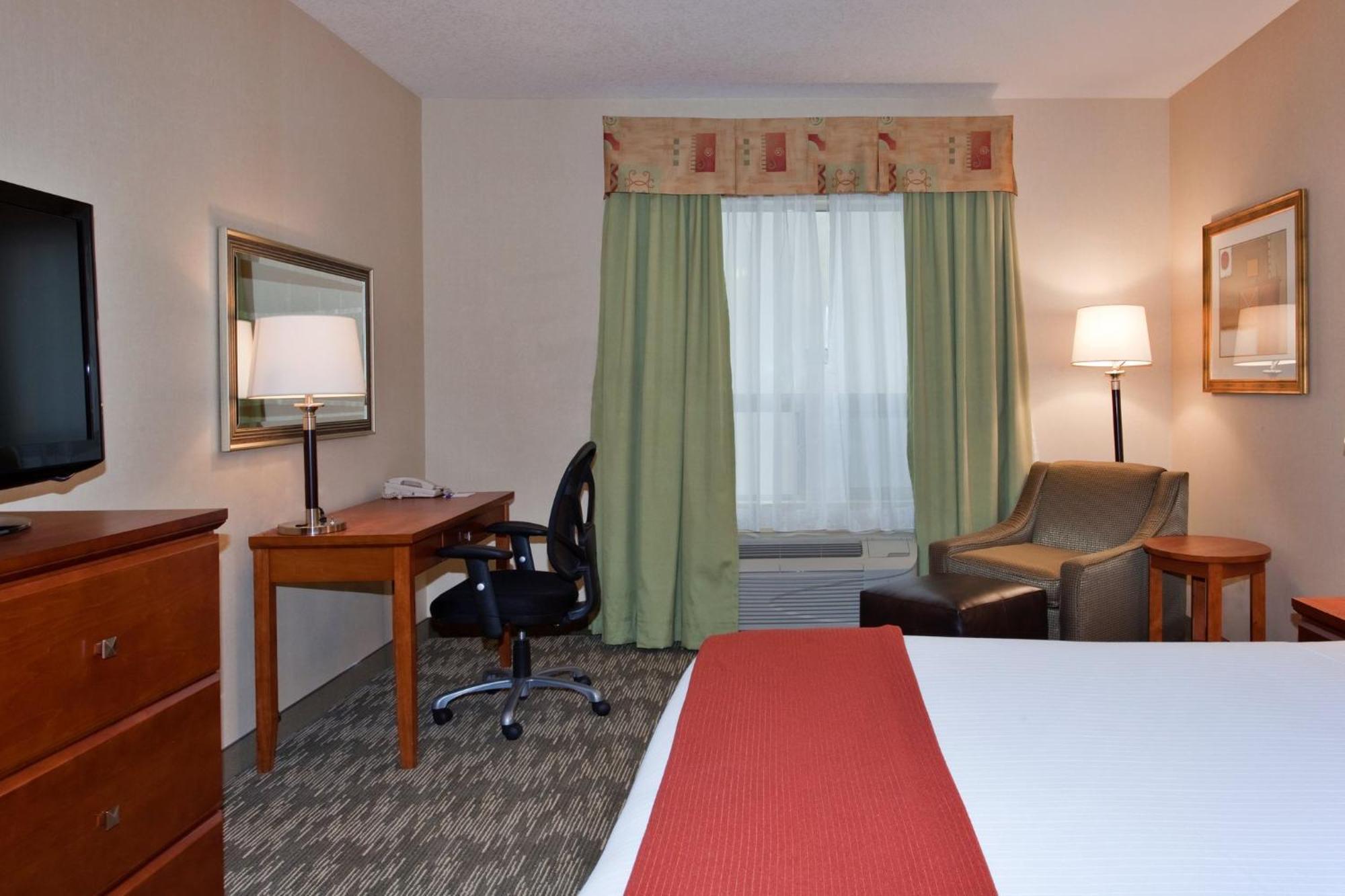 Holiday Inn Express Hotel & Suites-Edmonton South, An Ihg Hotel Esterno foto