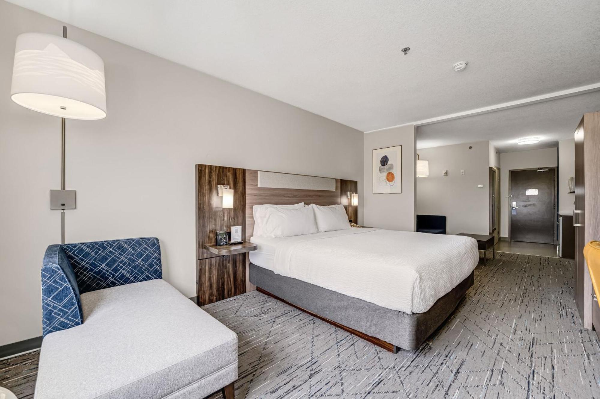 Holiday Inn Express Hotel & Suites-Edmonton South, An Ihg Hotel Esterno foto